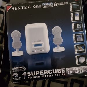 Super cube and surr speakers Price Negotiable